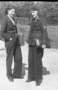 Mathilde und Anne-Marie bei der Reichsbahn